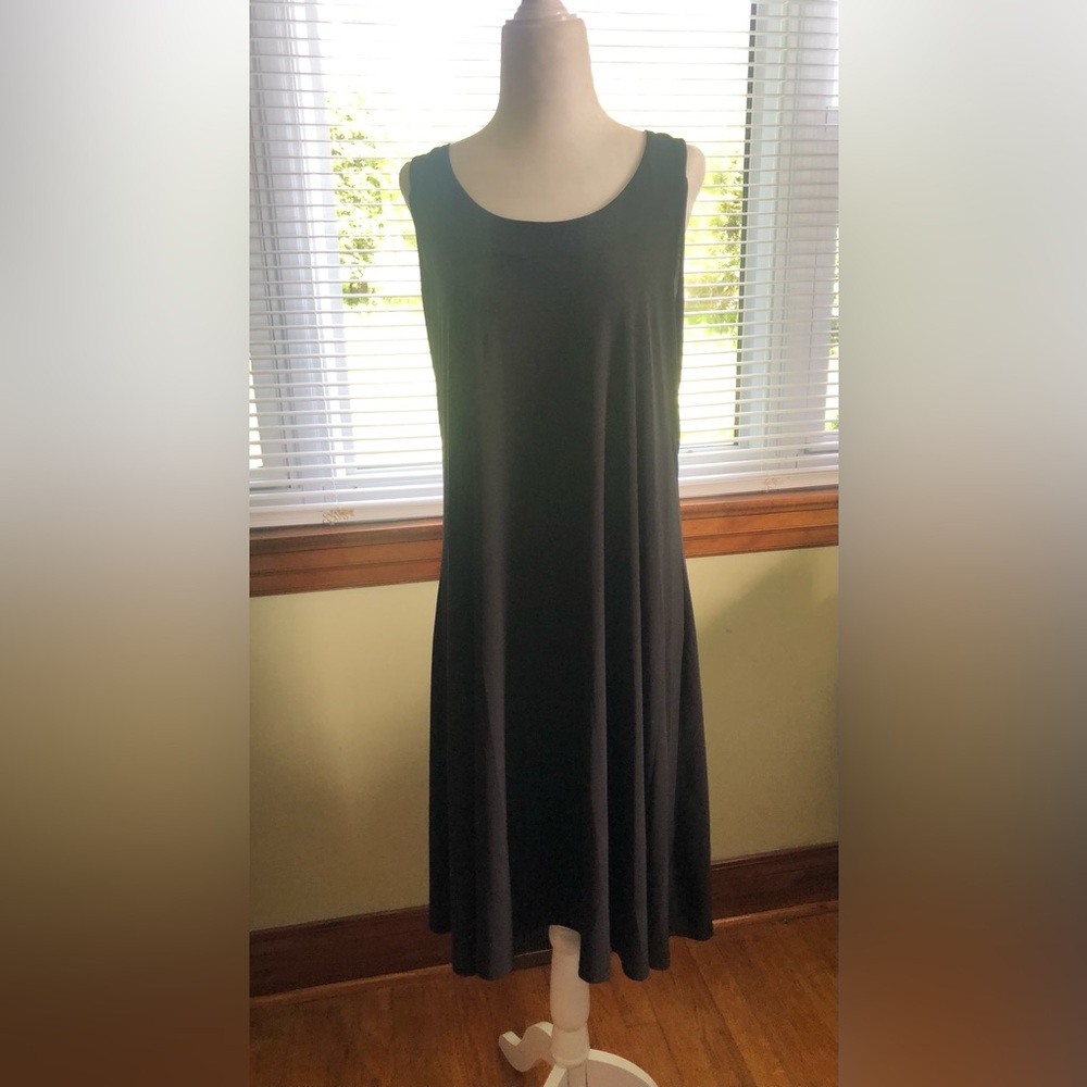 Elegant Black Sleeveless Dress